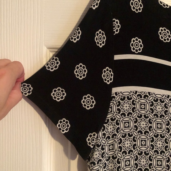 Ladies dress - Picture 4 of 7